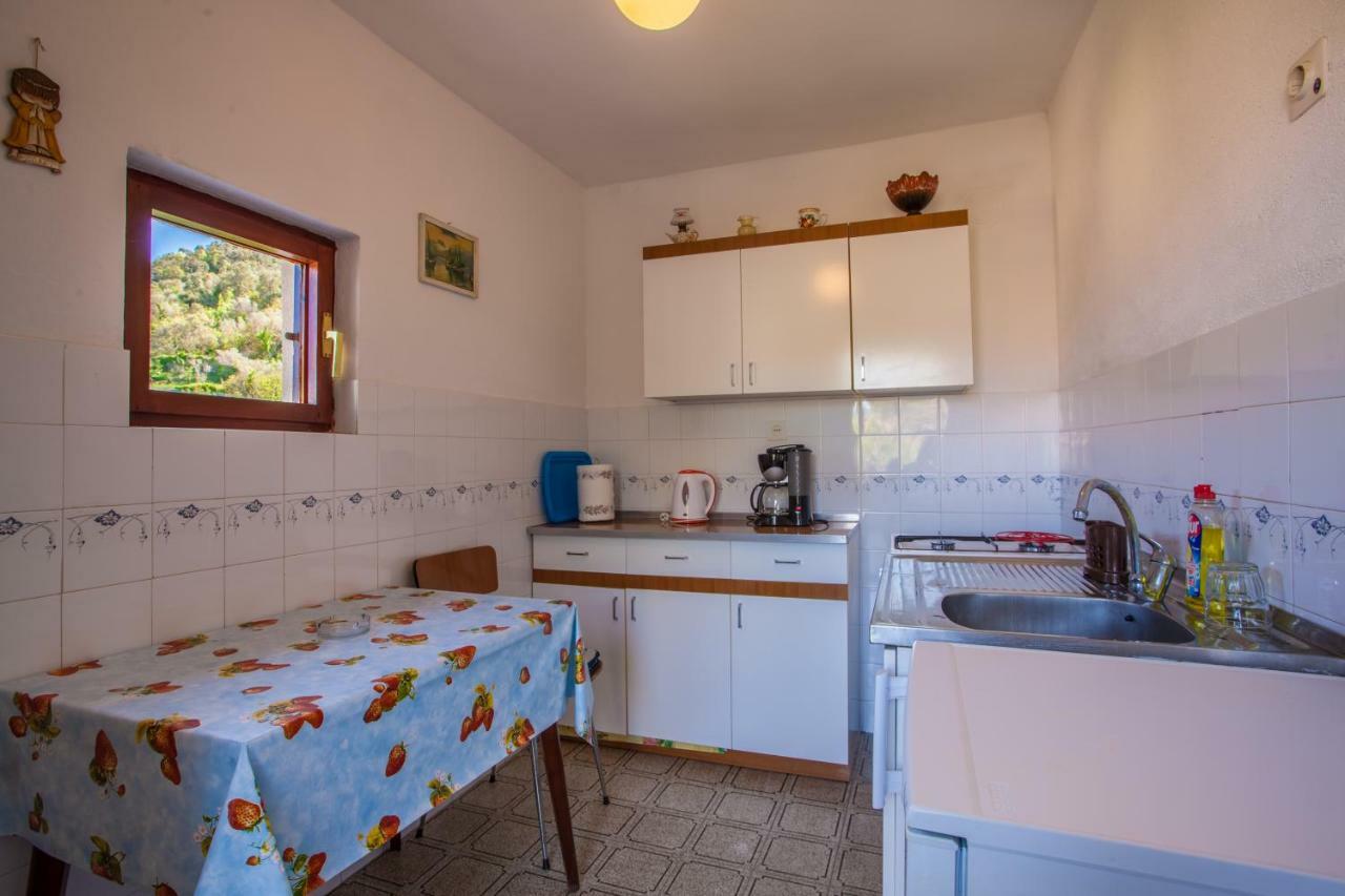 Apartment Surdic Valun Exteriör bild